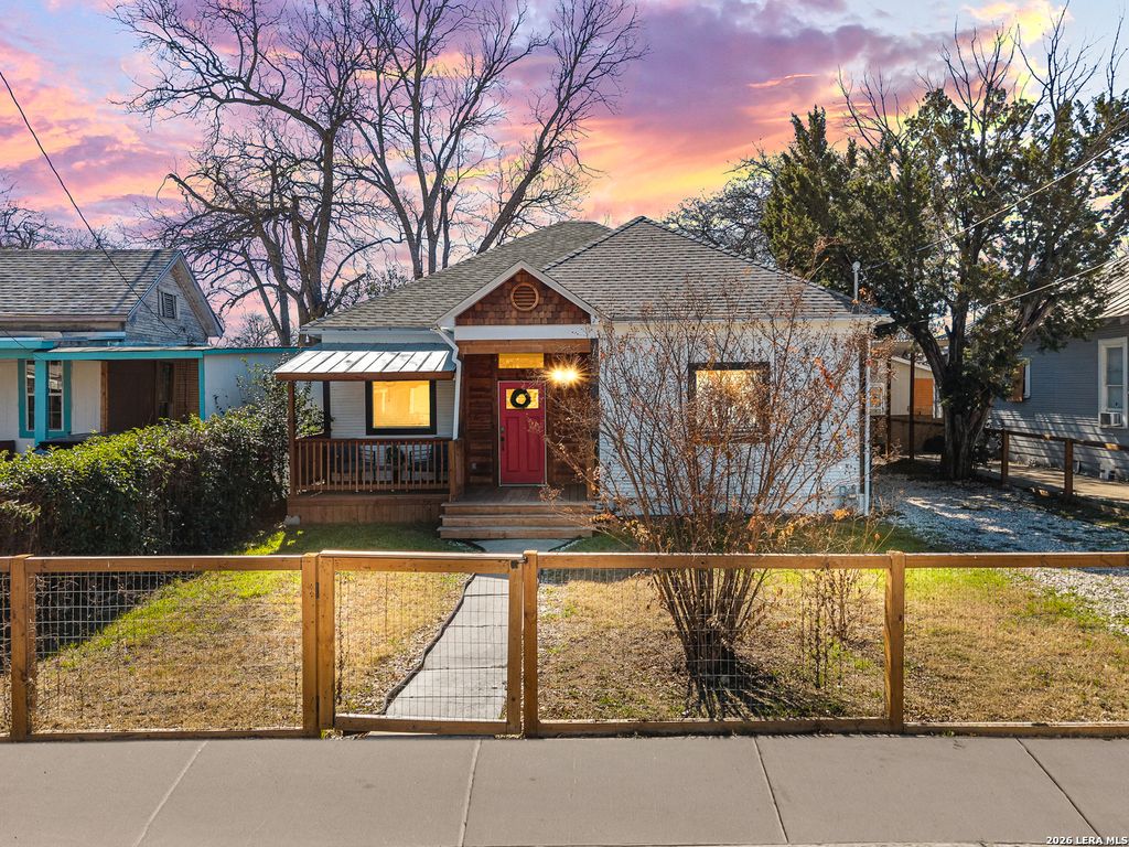 Photo of 318 Belmont, San Antonio, TX 78202 (MLS # 1939716)