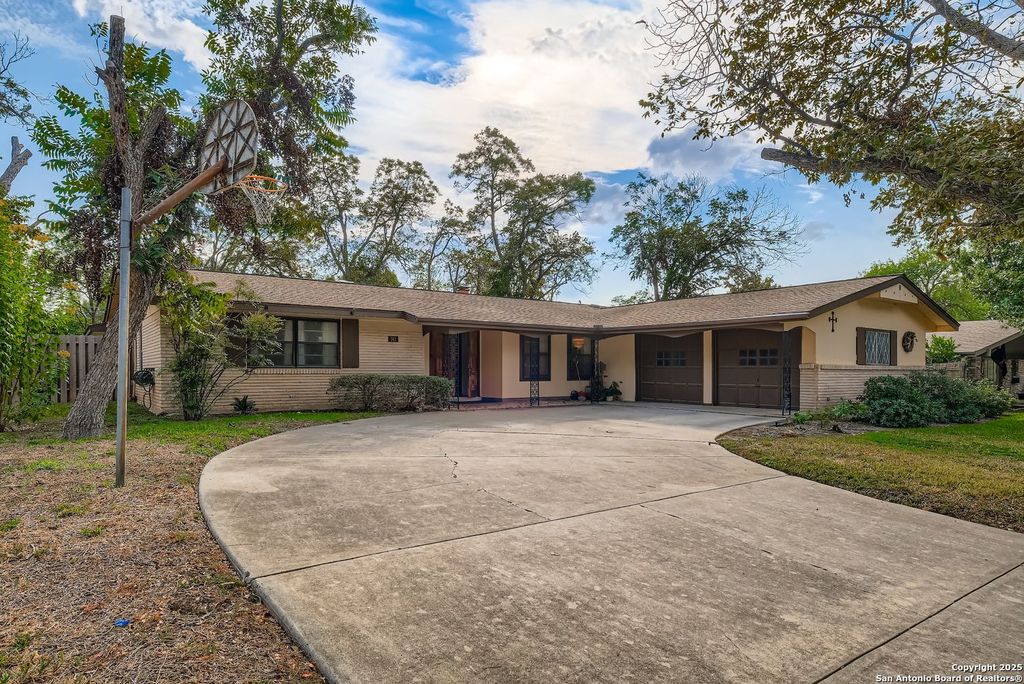 Photo of 742 Winfield, Windcrest, TX 78239 (MLS # 1924450)