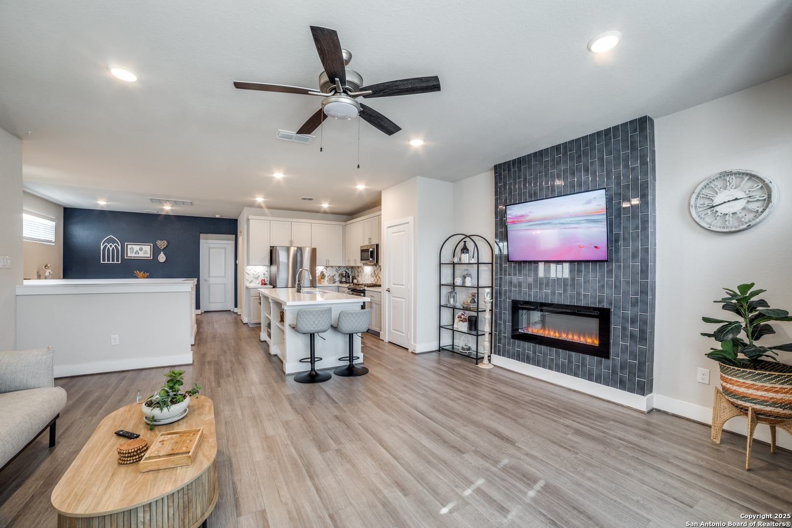 8851 Oakland UNIT 14