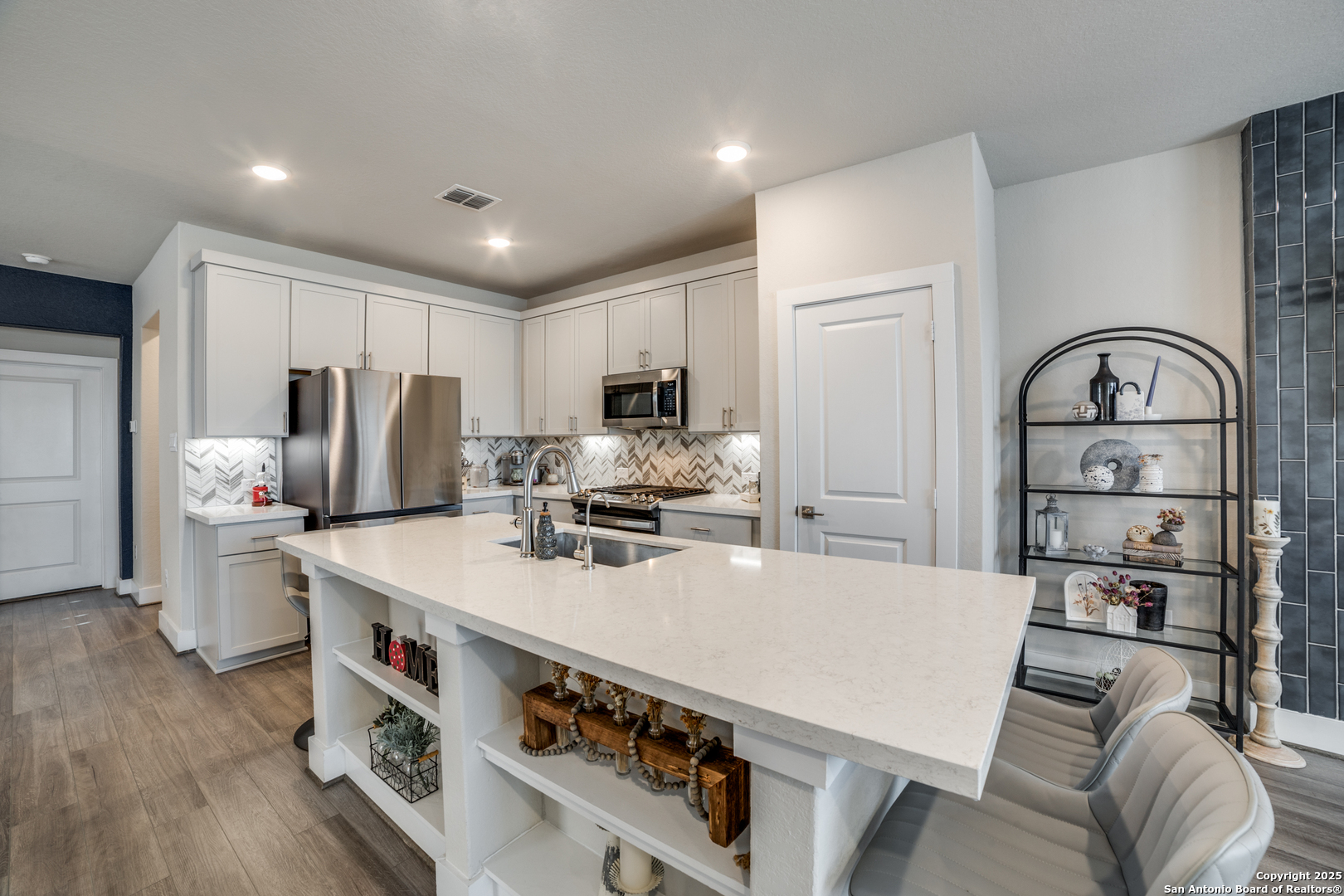 8851 Oakland UNIT 14