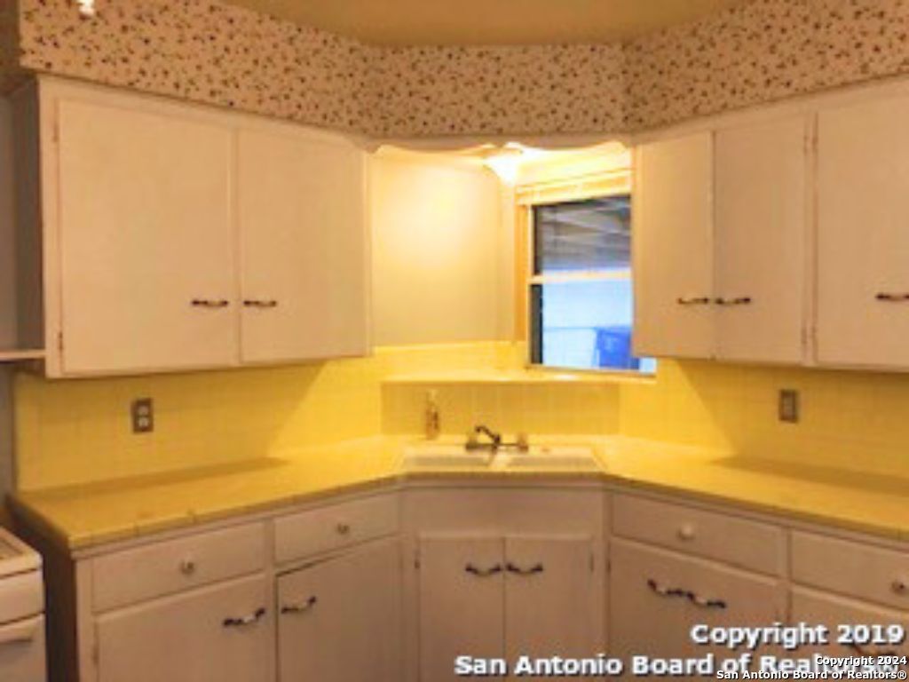 Photo of 213 Sunnyland Dr, San Antonio, TX 78228 (MLS # 1920177)