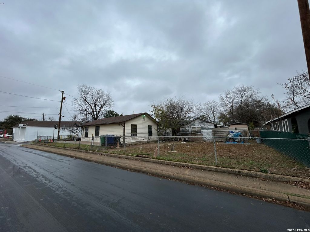 Photo of 114 Elliott, San Antonio, TX 78225 (MLS # 1937860)