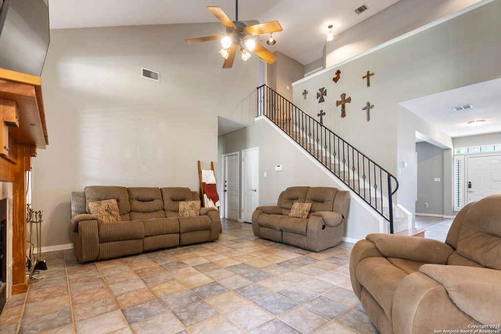 Photo of 1732 Continental, Pleasanton, TX 78064 (MLS # 1884613)