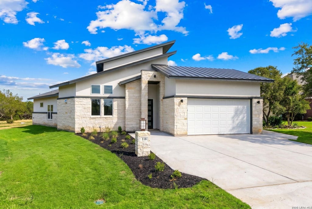 Photo of 118 Cap Rock, Horseshoe Bay, TX 78657 (MLS # 1888027)