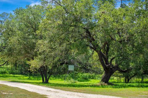 A home in Floresville