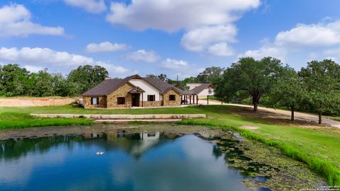 A home in Floresville