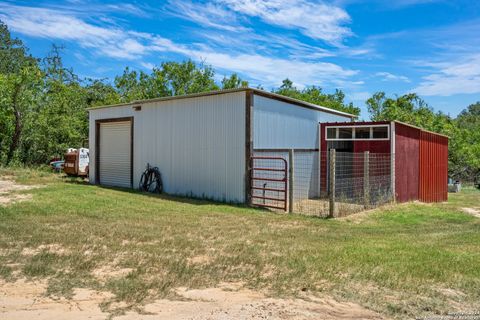 A home in Floresville