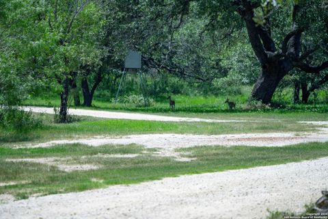 A home in Floresville