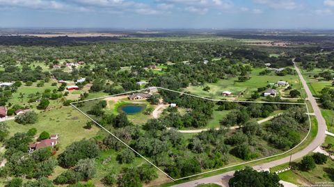 A home in Floresville