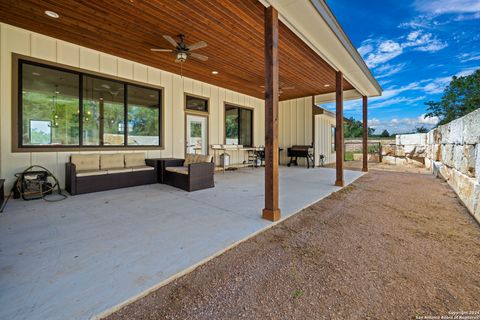 A home in Floresville