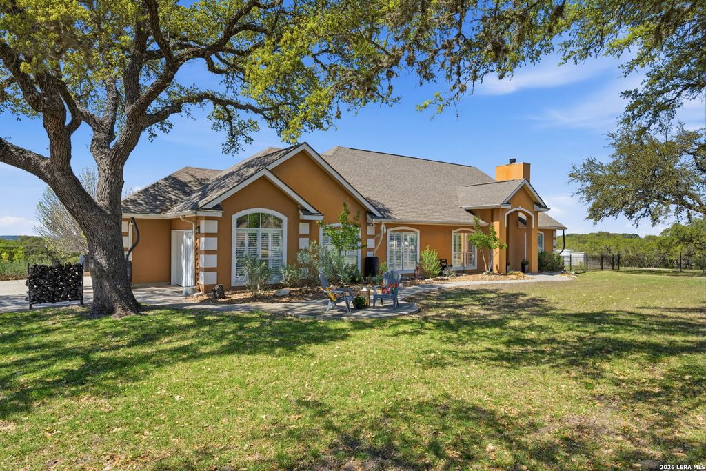Photo of 108 Agarita Court, Boerne, TX 78006 (MLS # 1952175)