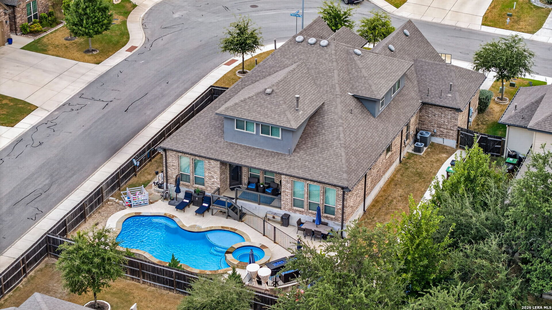 8218 CLARET CUP WAY