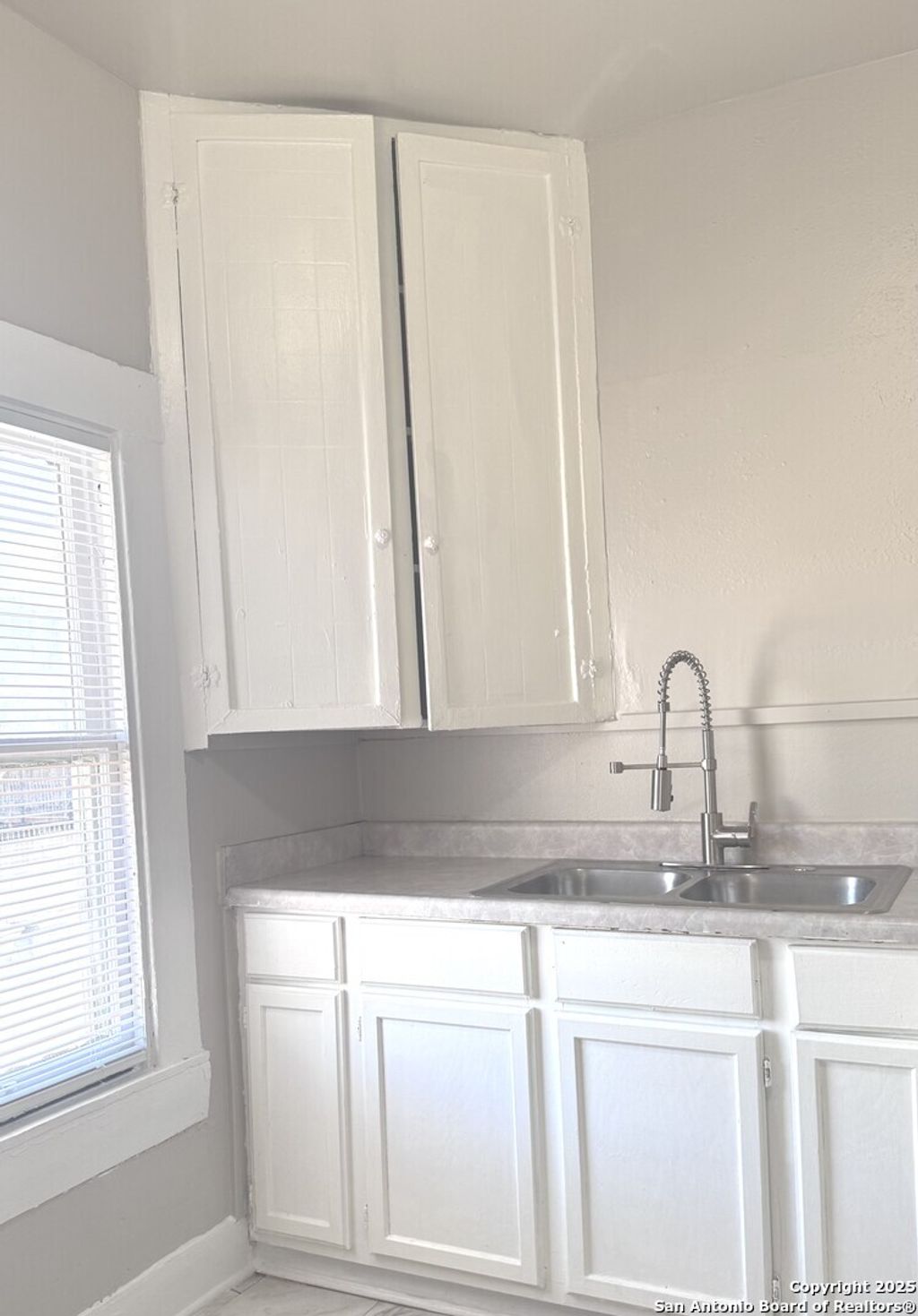 Photo of 1021 Ogden 7 #7, San Antonio, TX 78212 (MLS # 1926554)