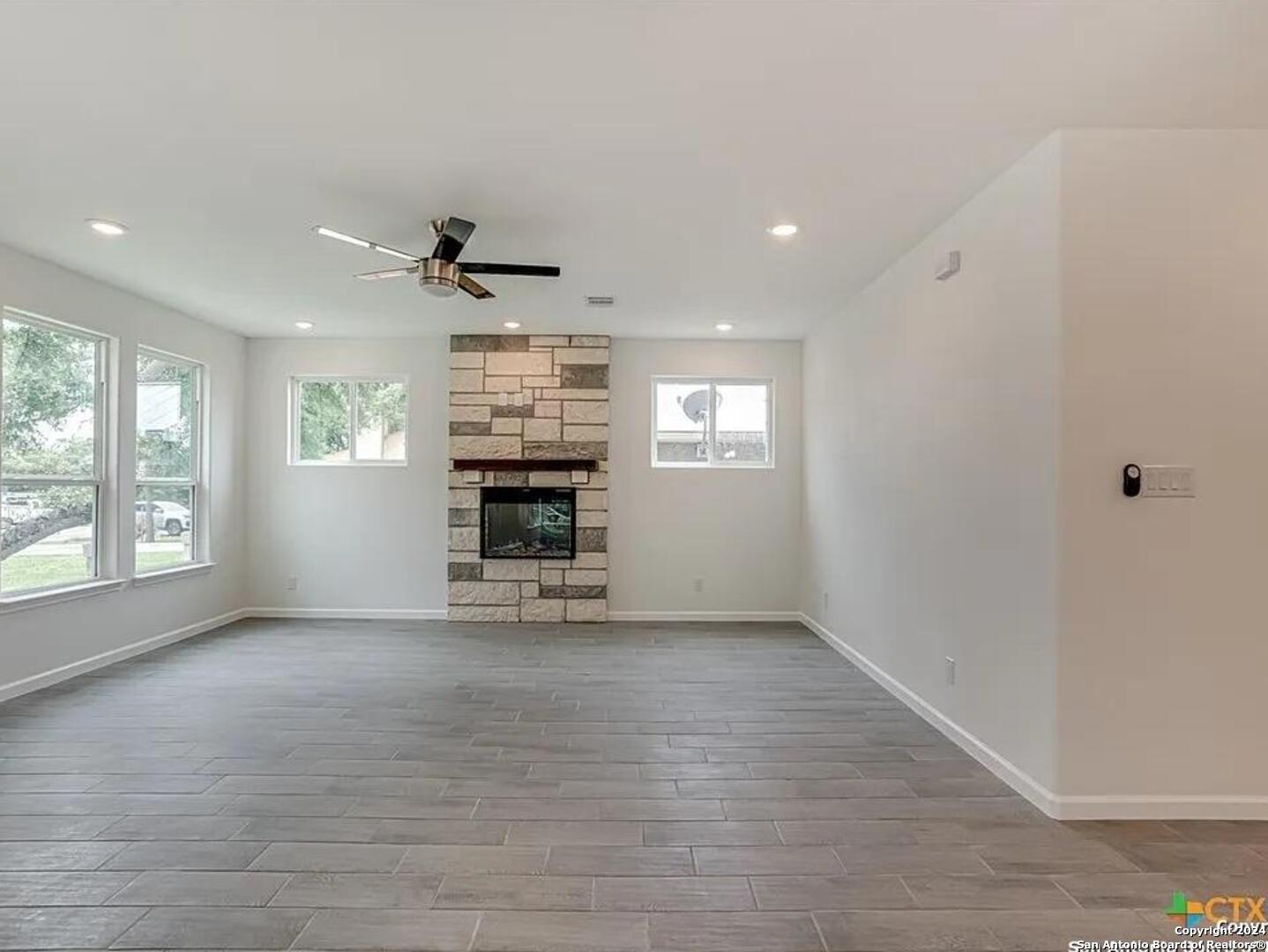 1583 Bonnyview Dr