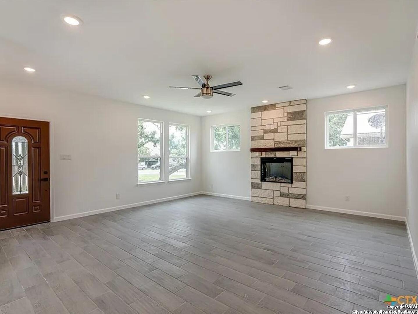 1583 Bonnyview Dr