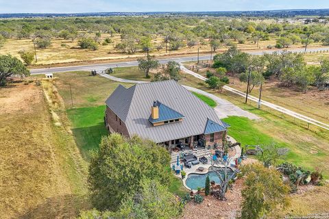 A home in La Vernia