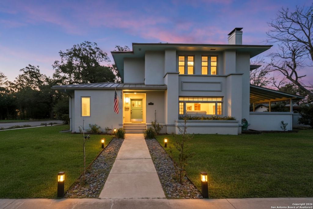 Photo of 503 S Austin, Seguin, TX 78155 (MLS # 1931352)