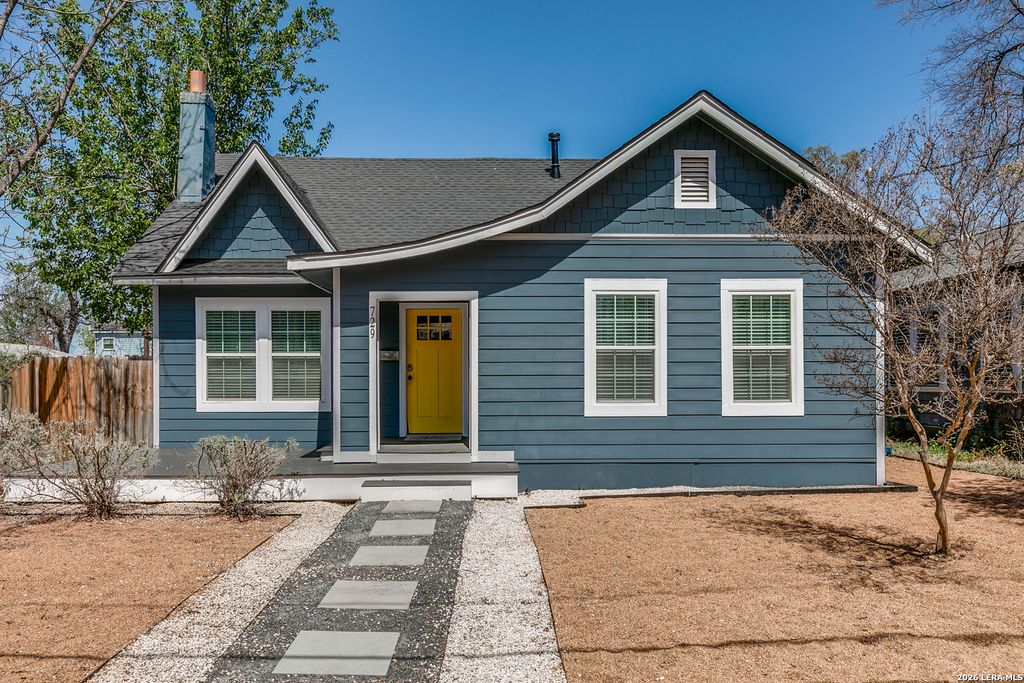 Photo of 729 W Kings Hwy, San Antonio, TX 78212 (MLS # 1950303)