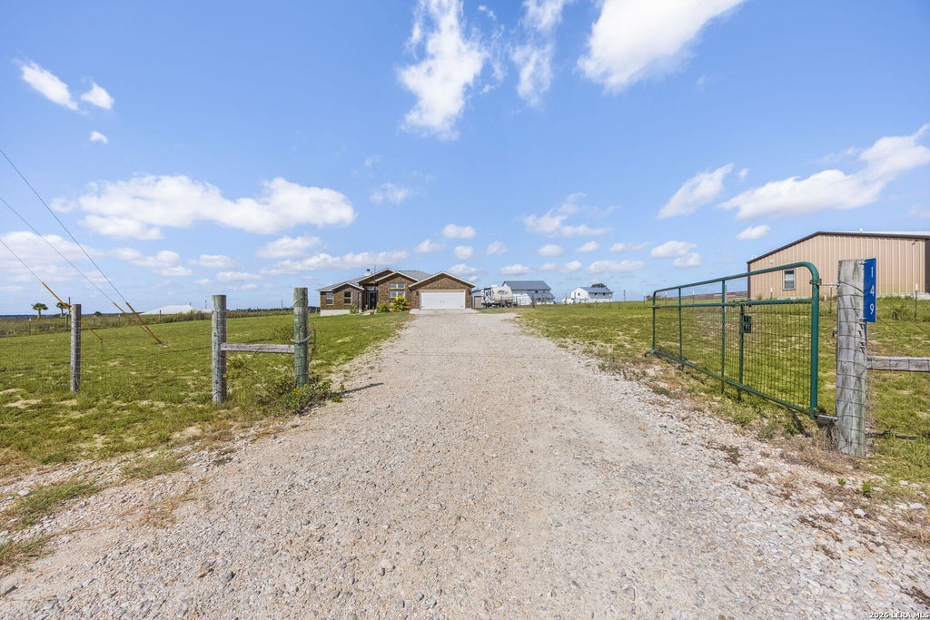 Photo of 149 LAKEVIEW CIR, La Vernia, TX 78121 (MLS # 2006416)