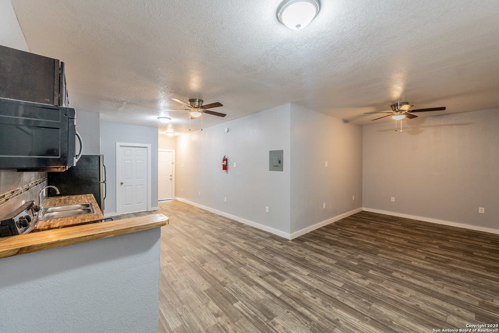 Photo of 2305 PINN RD 5 #5, San Antonio, TX 78227 (MLS # 2010291)