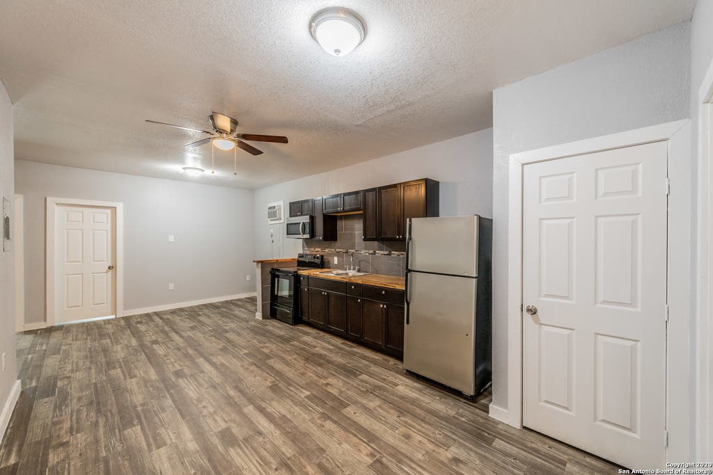 Photo of 2305 PINN RD 5 #5, San Antonio, TX 78227 (MLS # 2010291)
