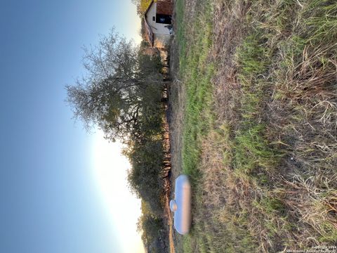 A home in Floresville