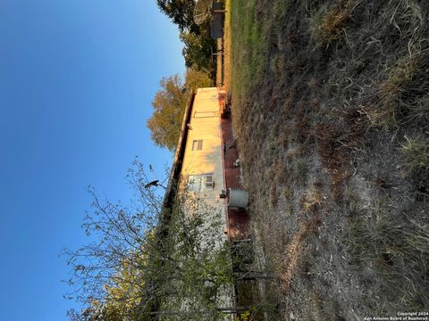 A home in Floresville