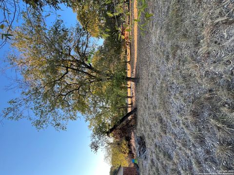 A home in Floresville