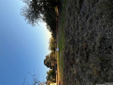 A home in Floresville