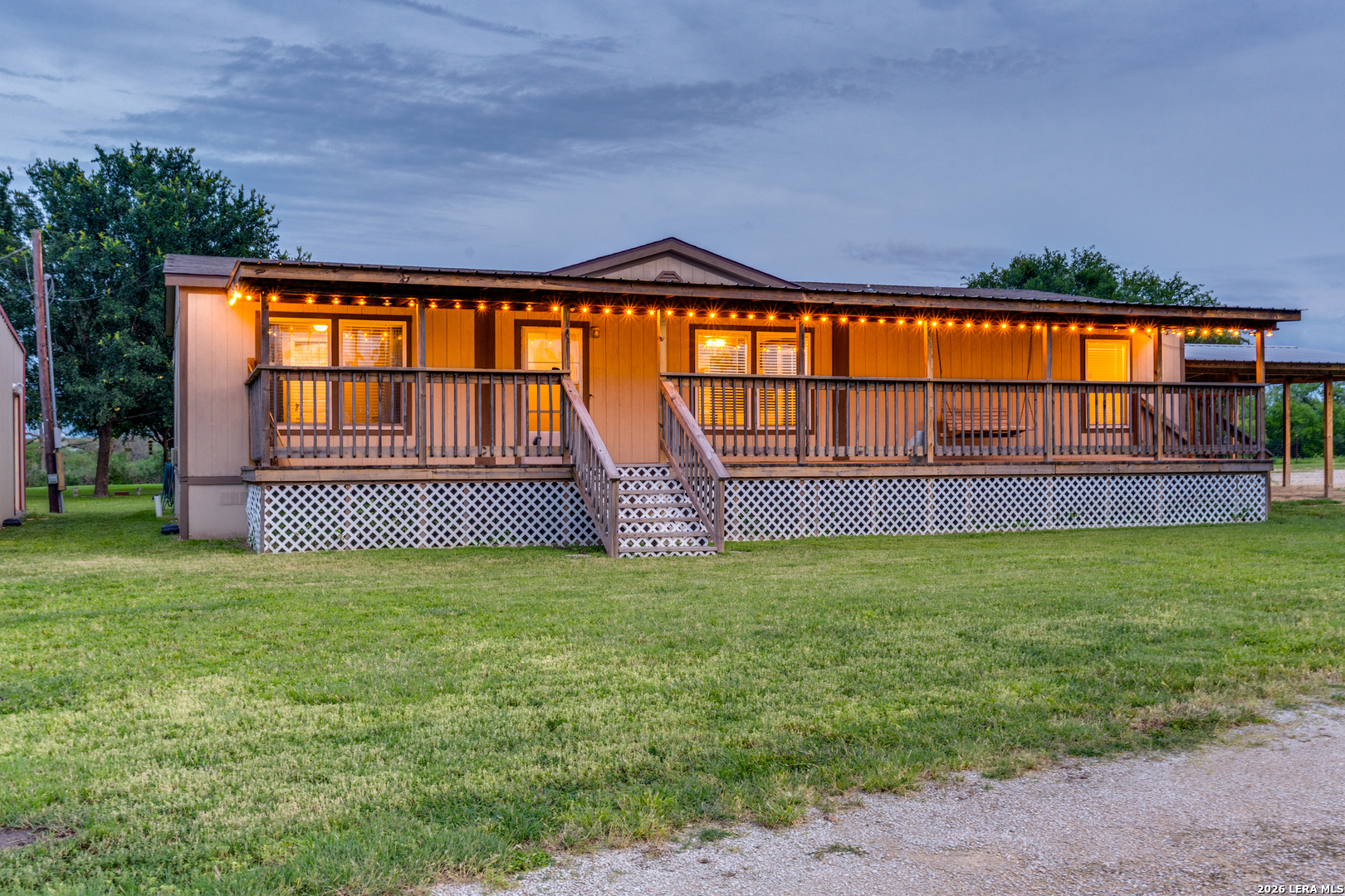 337 DEWEY LN