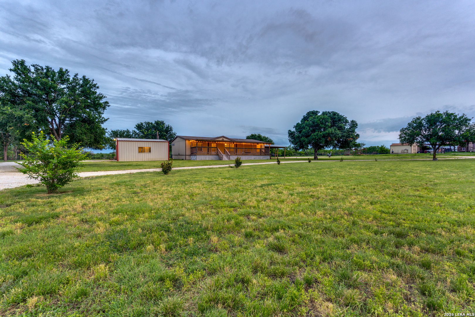 337 DEWEY LN