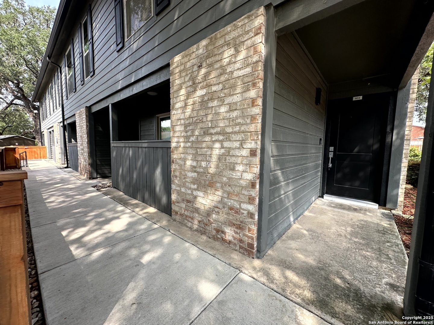 2718 Old Field 804