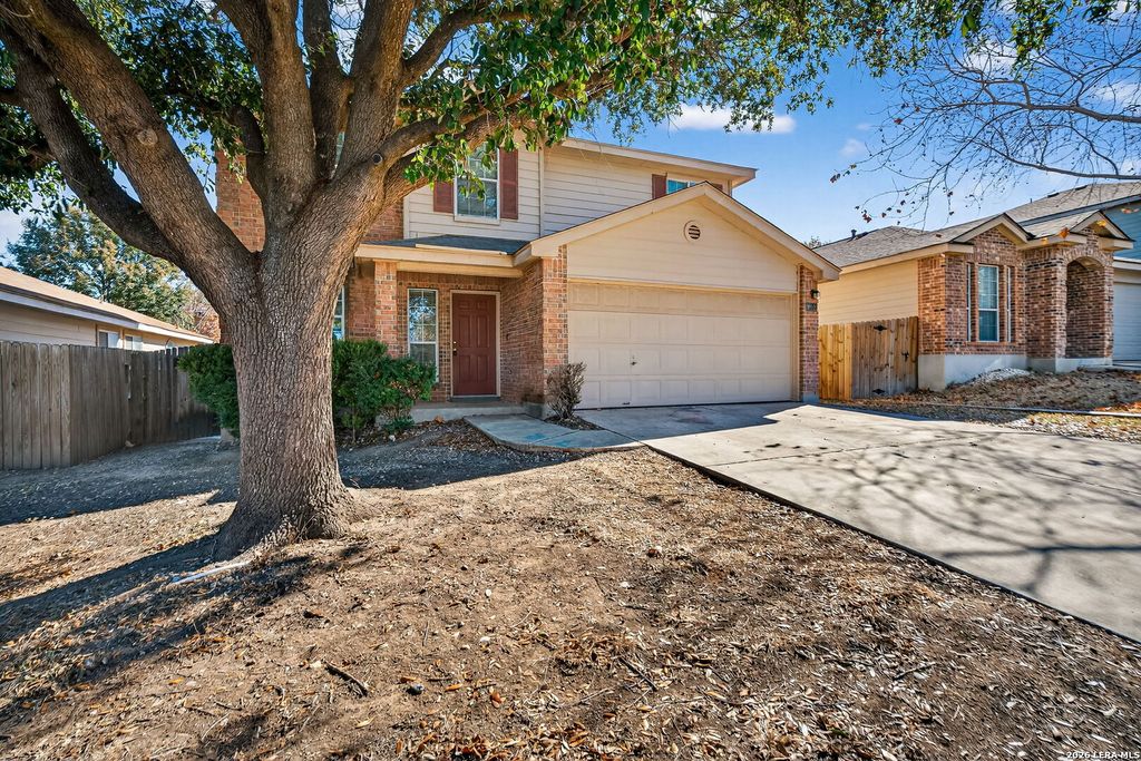 Photo of 658 Granite Cliff, San Antonio, TX 78251 (MLS # 1940181)