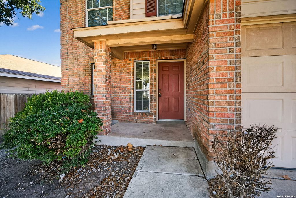 Photo of 658 Granite Cliff, San Antonio, TX 78251 (MLS # 1940181)