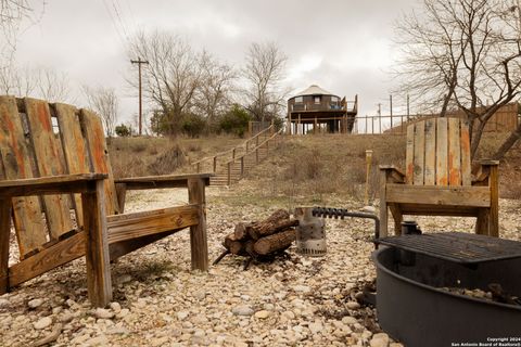 A home in Bandera