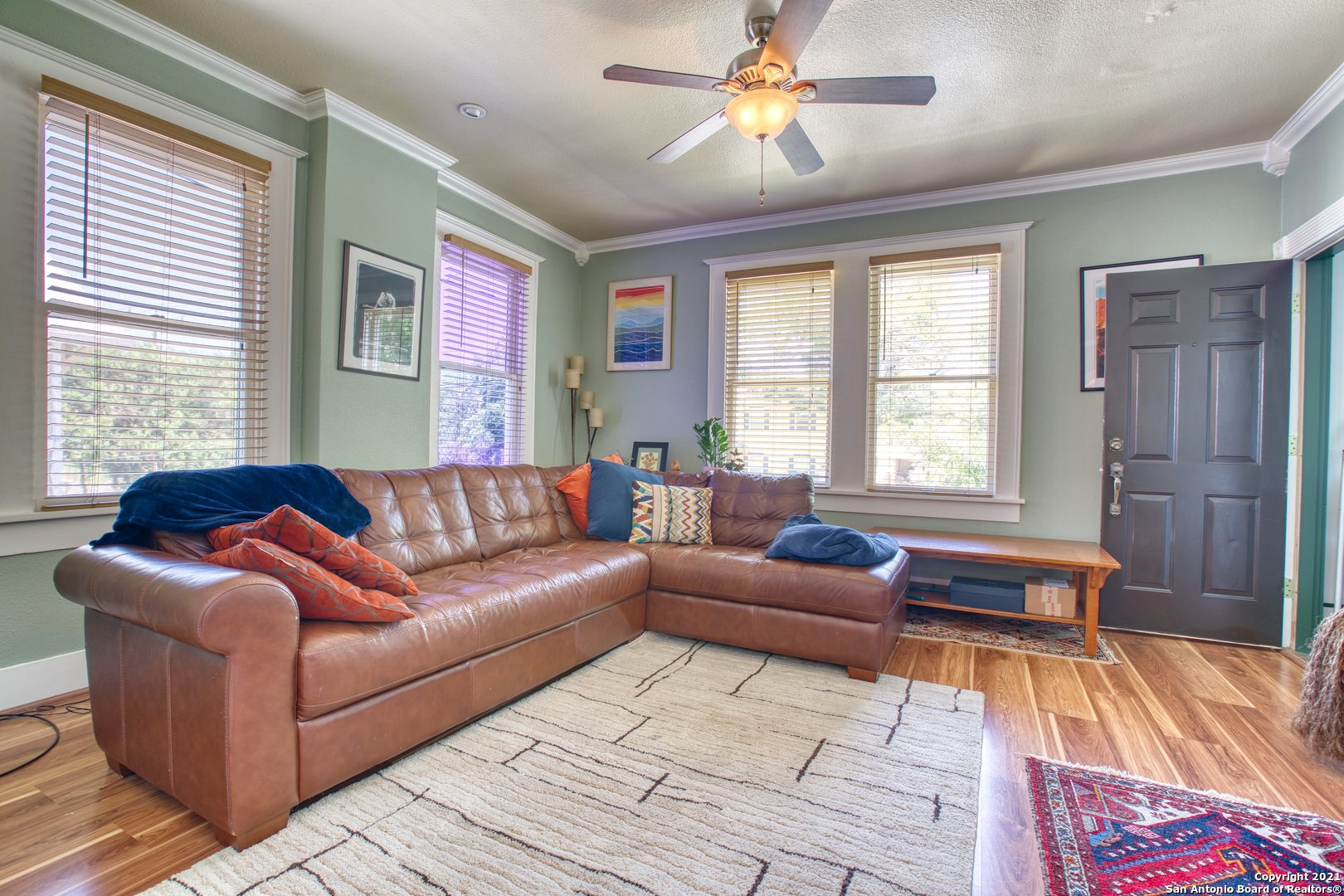 512 W CRAIG PL 3