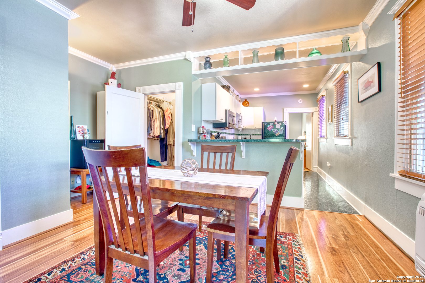 512 W CRAIG PL 3