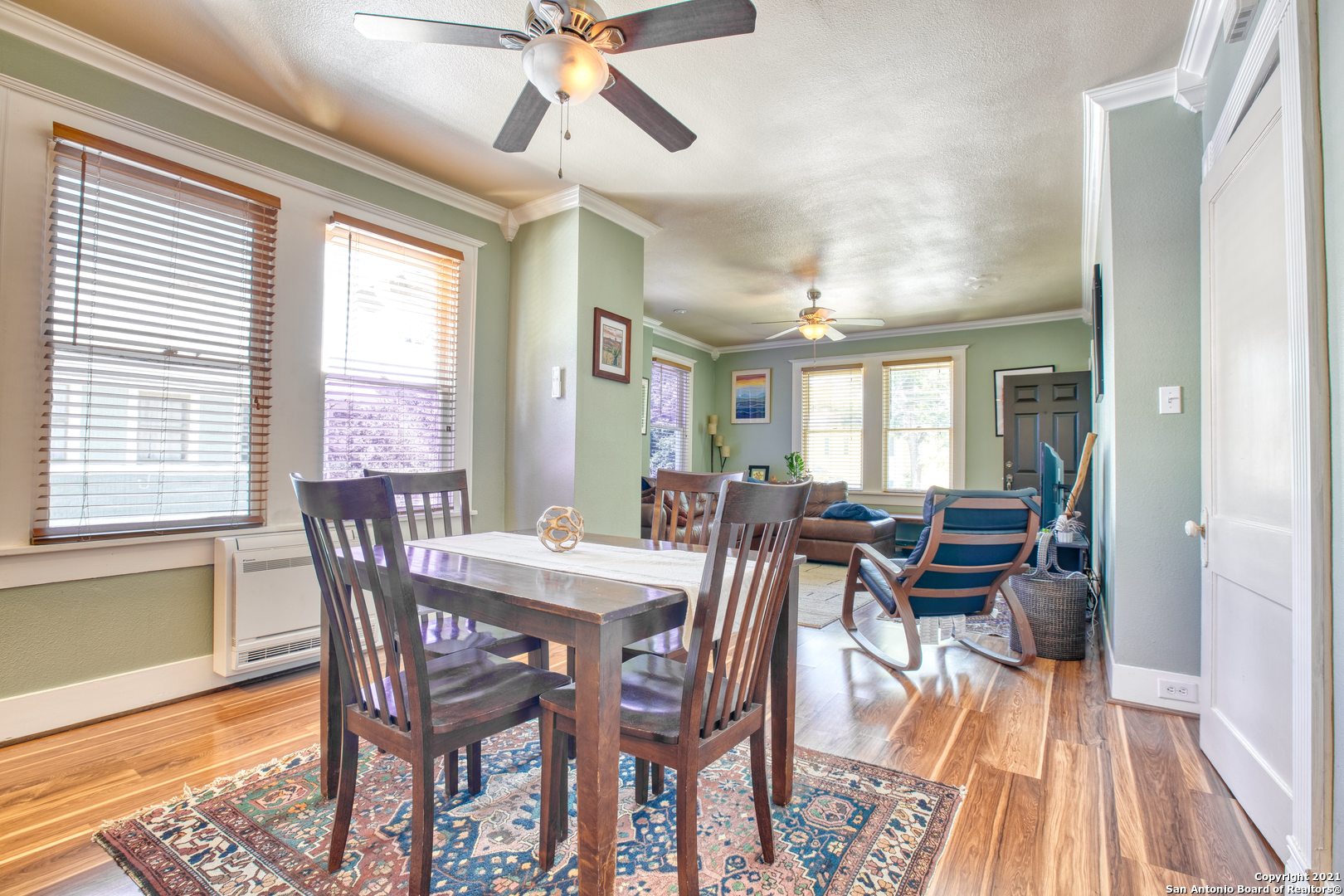 512 W CRAIG PL 3