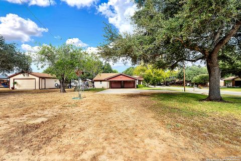 A home in Floresville