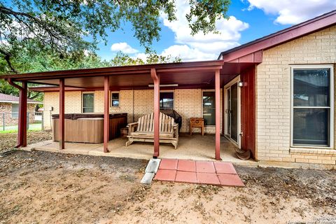 A home in Floresville