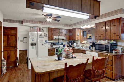 A home in Floresville