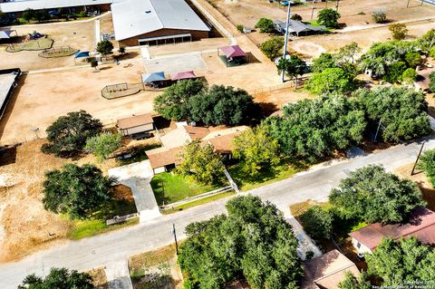 A home in Floresville