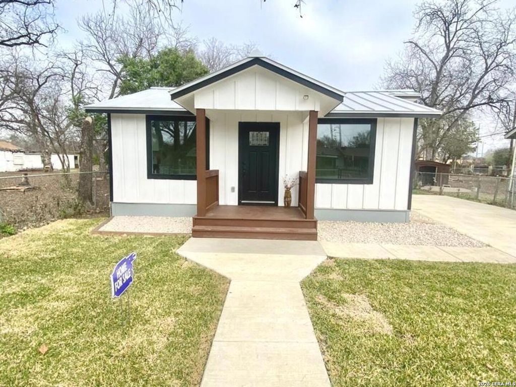 Photo of 1307 Ceralvo, San Antonio, TX 78207 (MLS # 1950951)