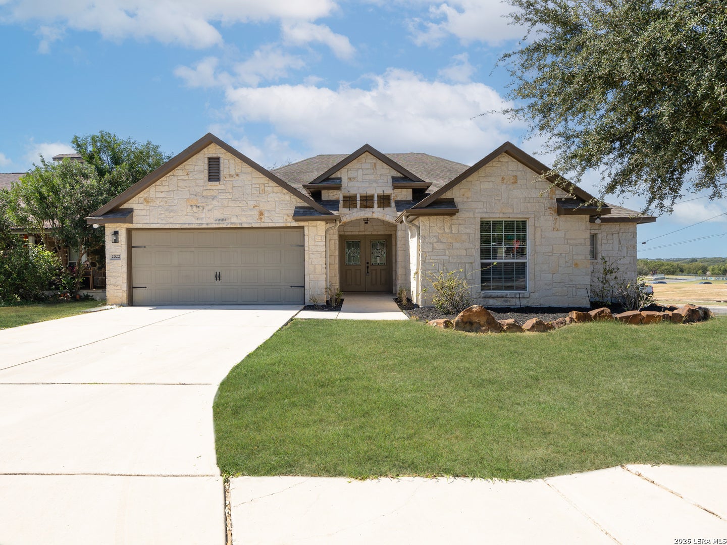 2022 Bentwood Dr