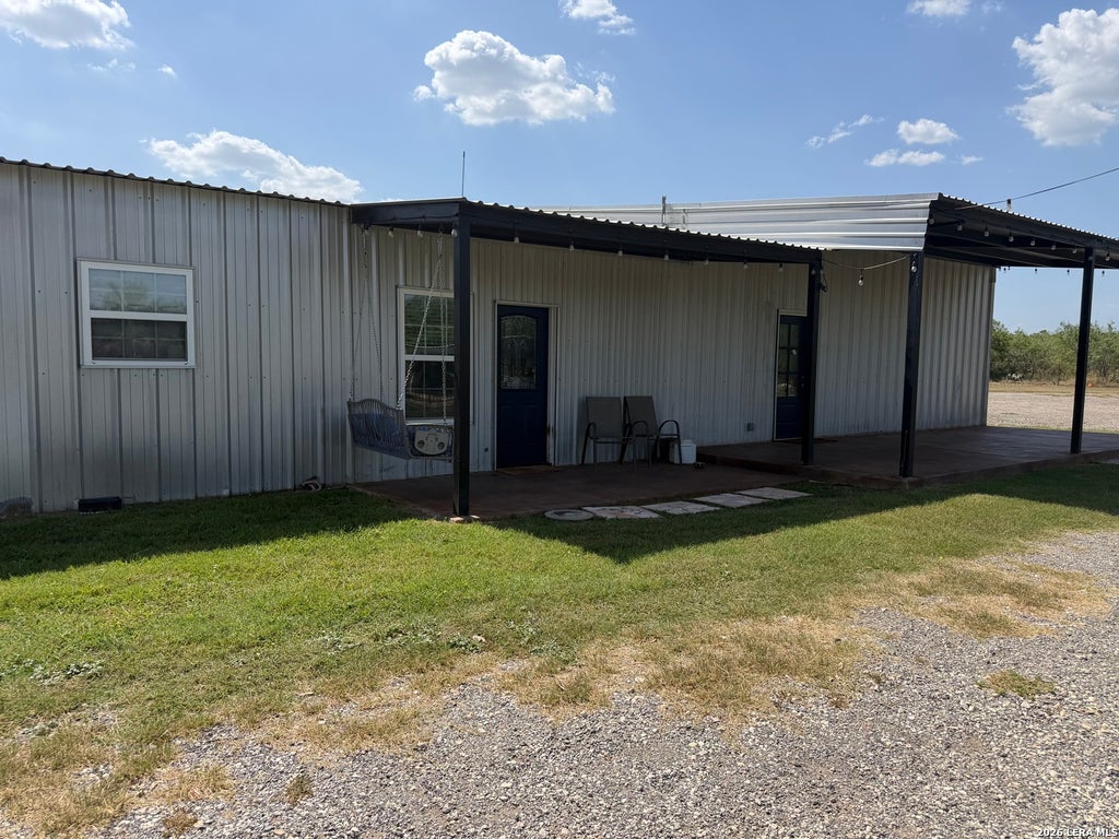 Photo of 928 County Road 154, Pleasanton, TX 78064 (MLS # 2002093)