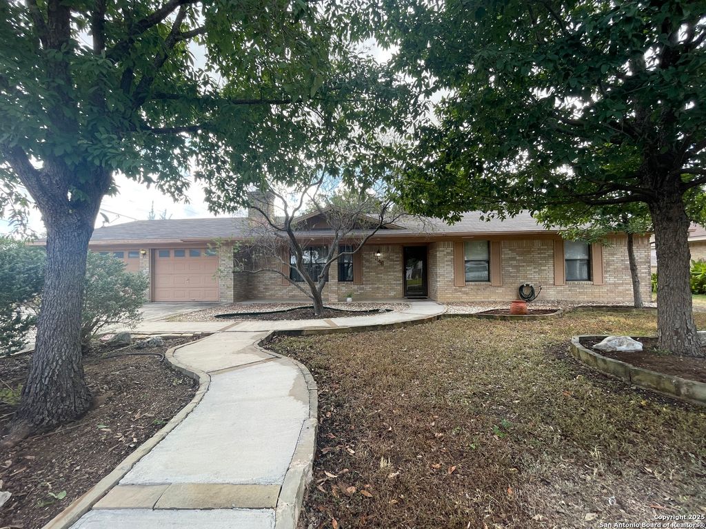 Photo of 1346 Carnation, New Braunfels, TX 78130 (MLS # 1915275)