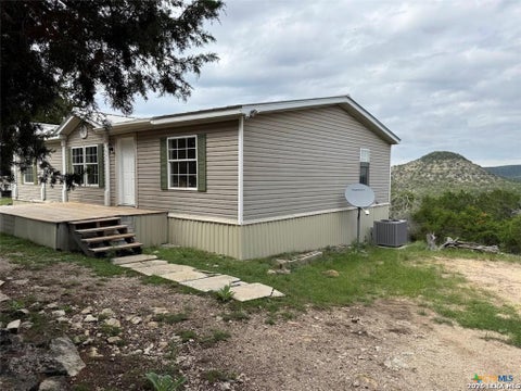 Property photo of 621 Stenen Dr, Canyon Lake, TX 78133