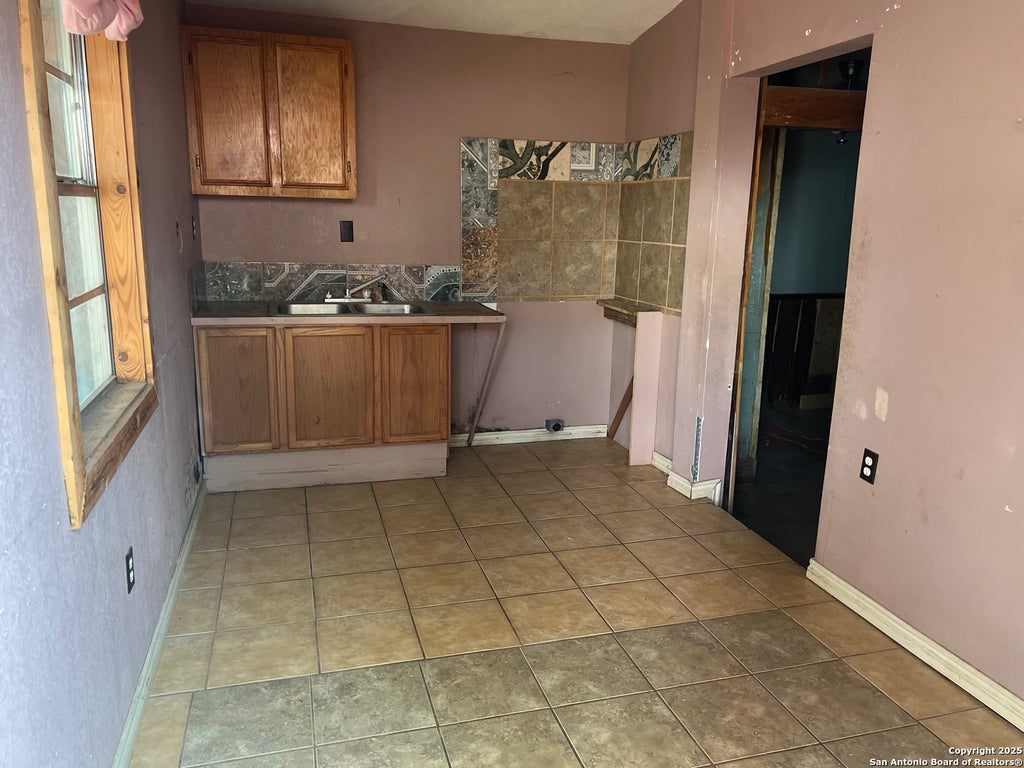 Photo of 822 N High, Uvalde, TX 78801 (MLS # 1867980)