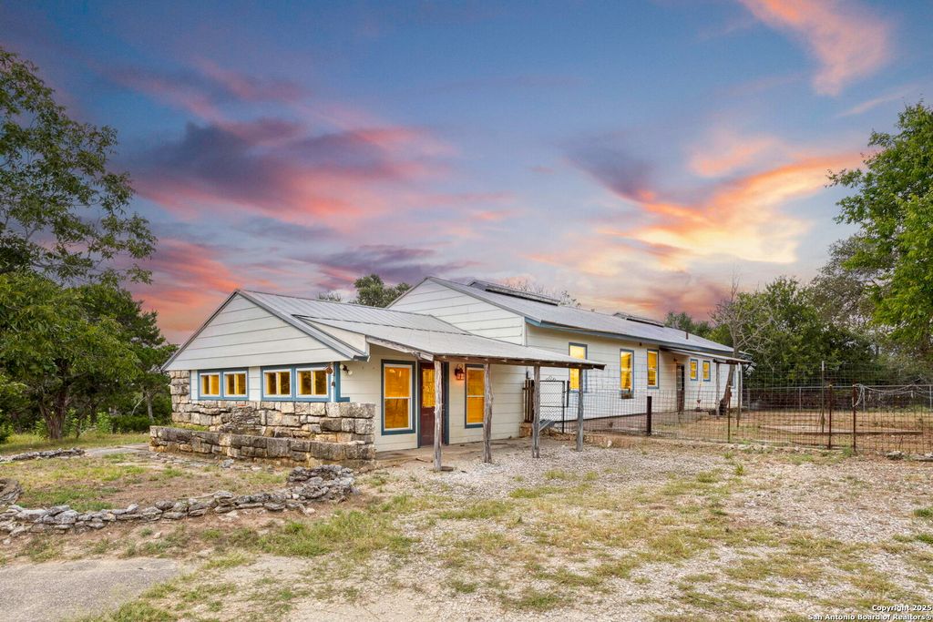 Photo of 105A Jennifer, Boerne, TX 78006 (MLS # 1891451)