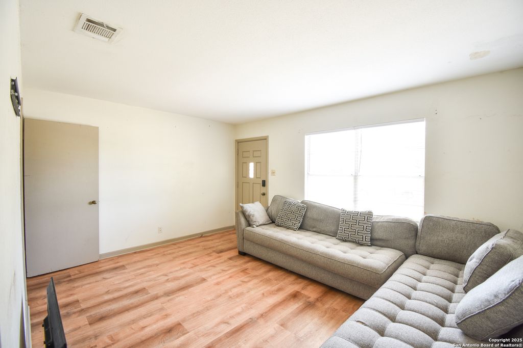 Photo of 519 Sprucewood lane, San Antonio, TX 78216 (MLS # 1885130)